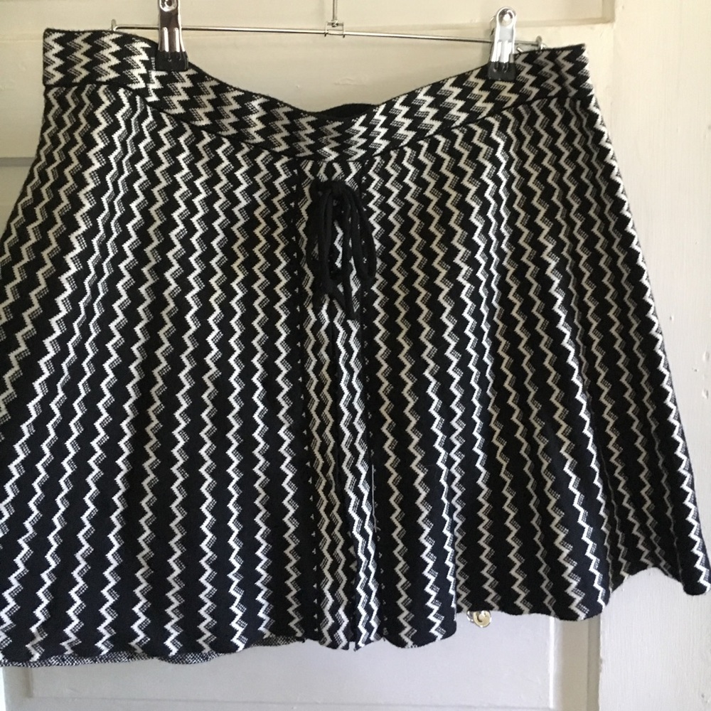 Black and white shirt skirt